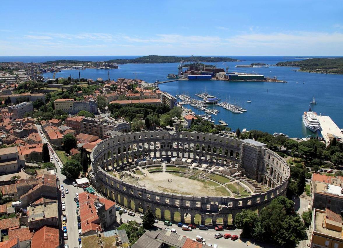Apartman Antonija Pula Bagian luar foto
